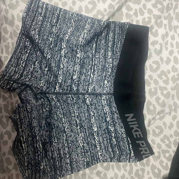 Nike pro shorts - Picture 1 of 2